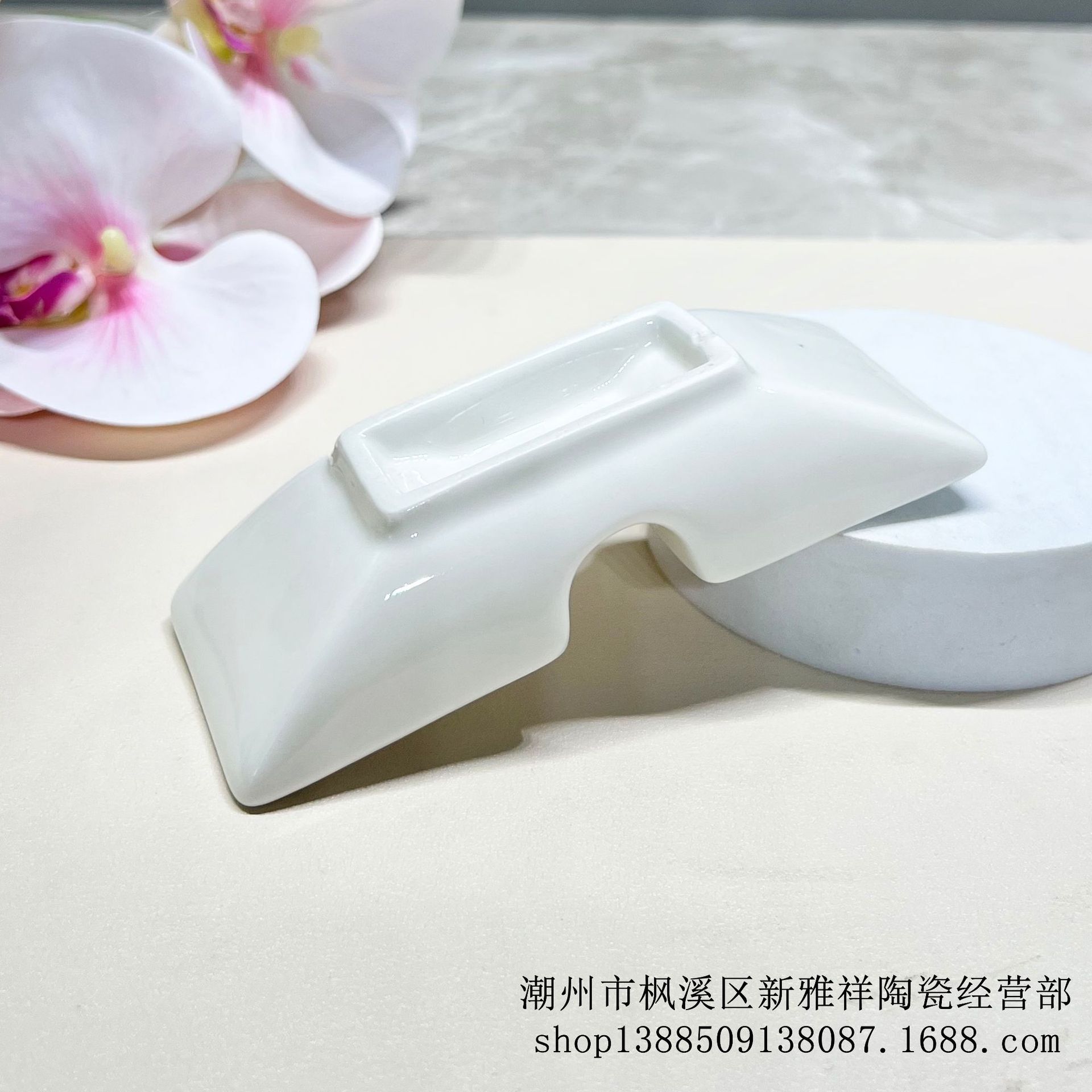 Ceramic Flavor Dish, Seasoning and Sauce Dish, Dual-Purpose Chopstick Holder, Spoon Rest, Chopstick Rest, Suitable for Hotel and Restaurant Use, Customizable with Logo