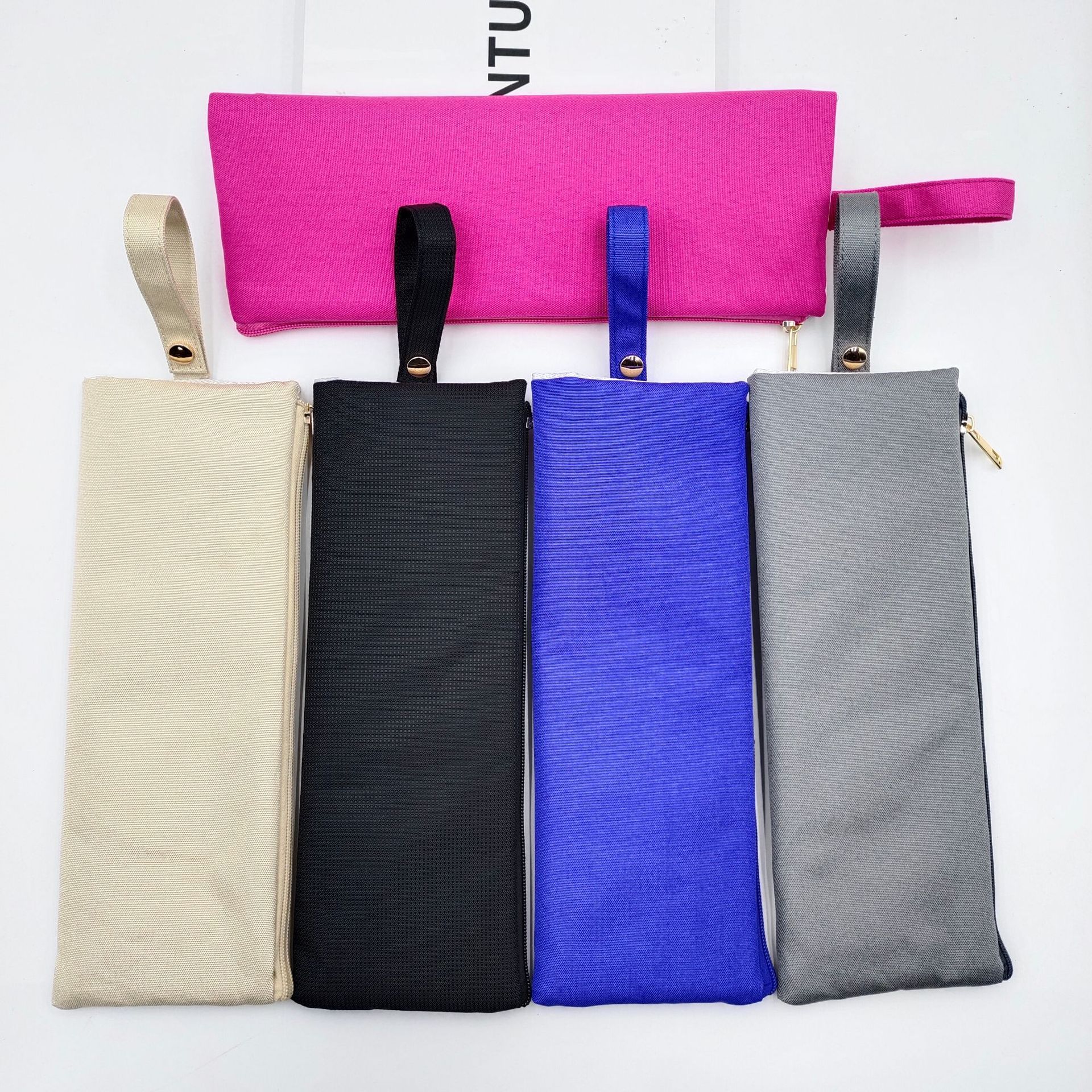 Manufacturer's Ready-Made High-Temperature-Resistant Curling Iron Storage Hanging Bag, Insulated Bag, Anti-Scalding and Waterproof Portable Travel Storage Bag