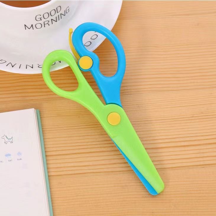 Factory Direct Sales Children's Plastic Paper-Cut Scissors Cartoon Anti-Pinch Elastic Children's Safety Paper-Cut Scissors