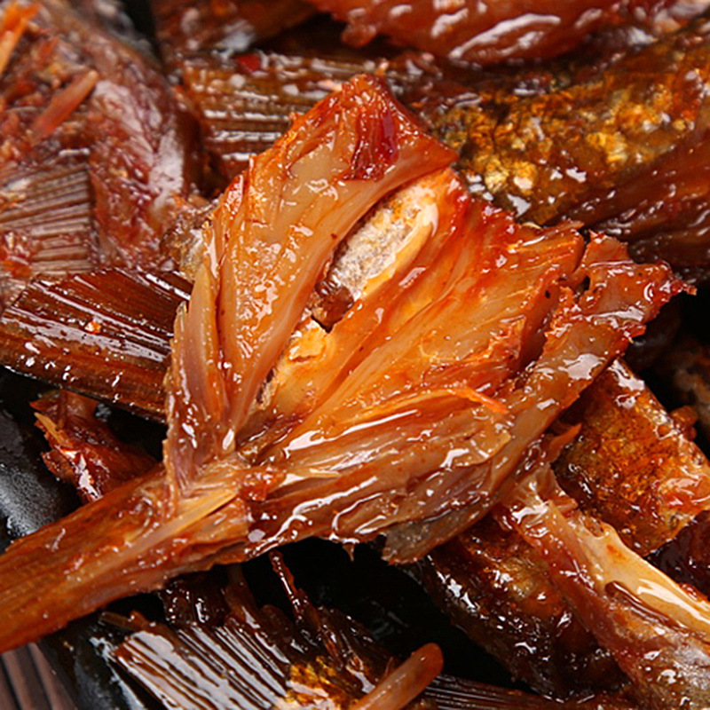 Dongting brother spicy fish tail fish steak 26g * 40 packs Hunan specialty instant dried fish spicy snacks wholesale