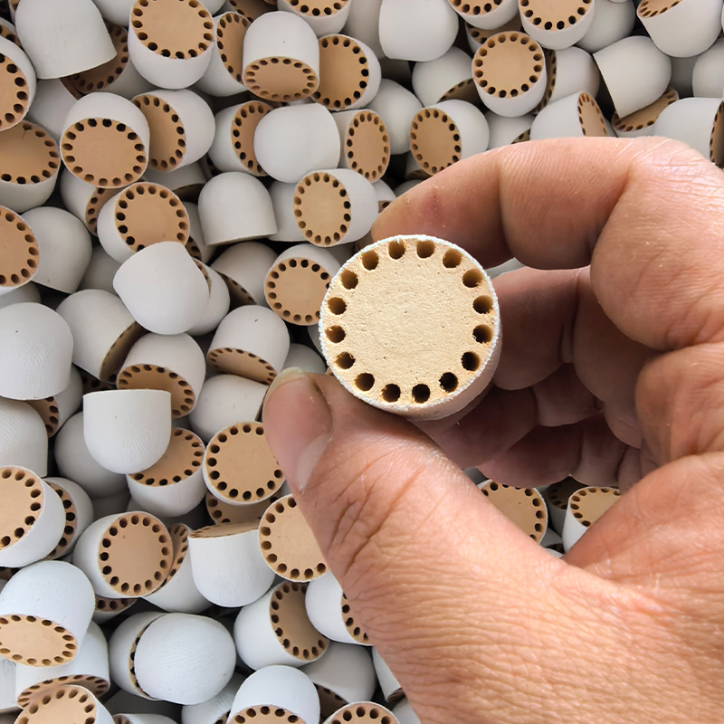 Customized 16-Hole Table Tennis Racket with Composite Wood Ball Head for Badminton Courts and School Training