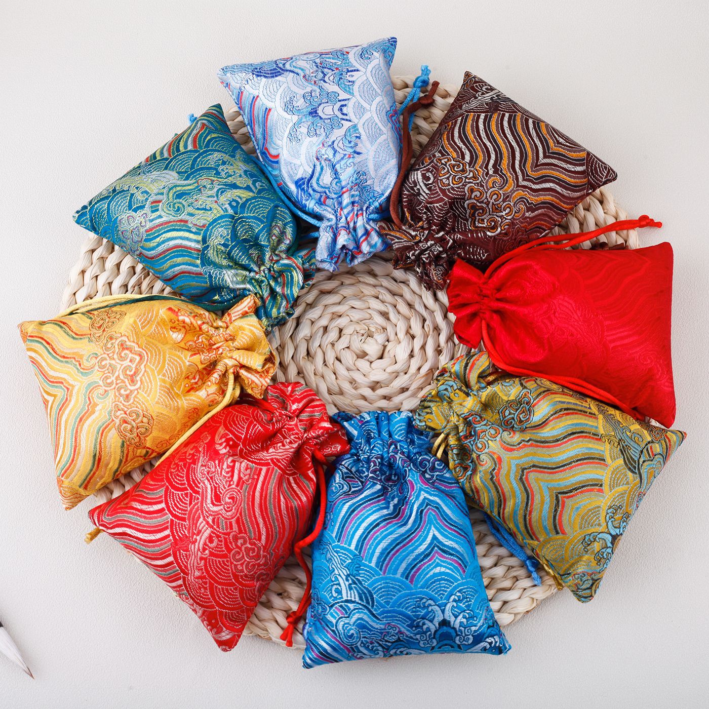 Factory wholesale brocade bag text play bag plate bead bag jewelry bag storage bag drawstring handmade brocade bag