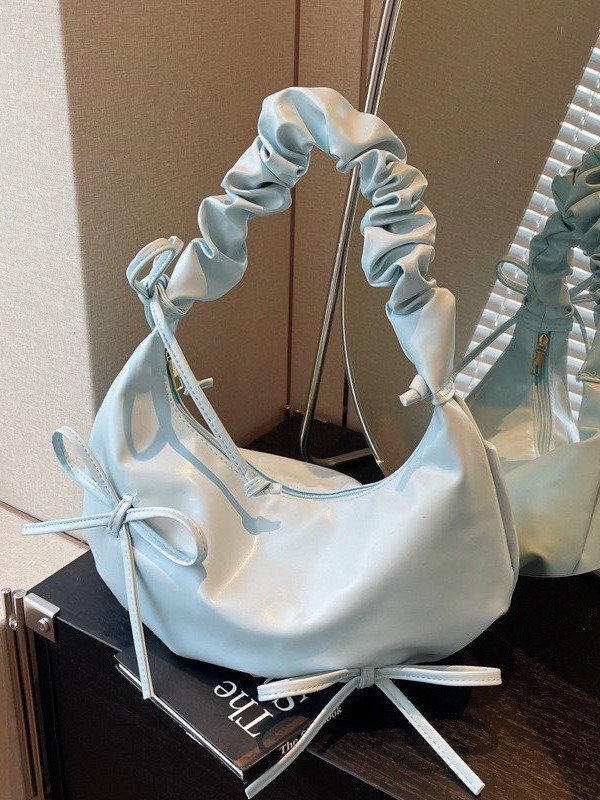 Niche Design Shoulder Bag 2025 New Bow Cloud Bag Cute Underarm Bag Versatile Commuter Shoulder Bag for Women
