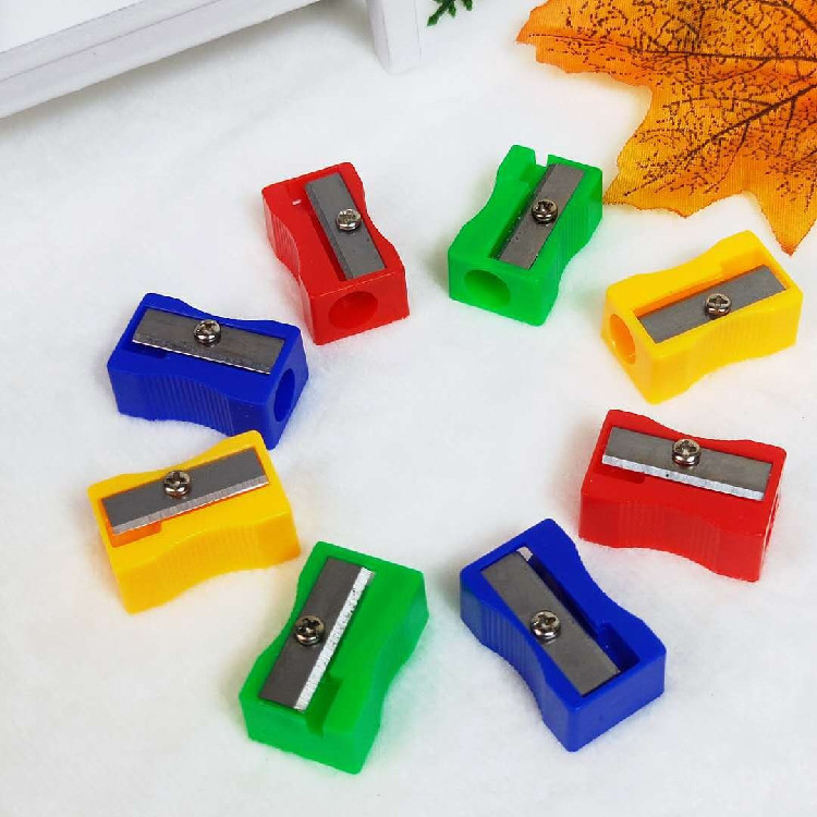 Пластиковая прямоугольная точилка для карандашей 641 с одним отверстием