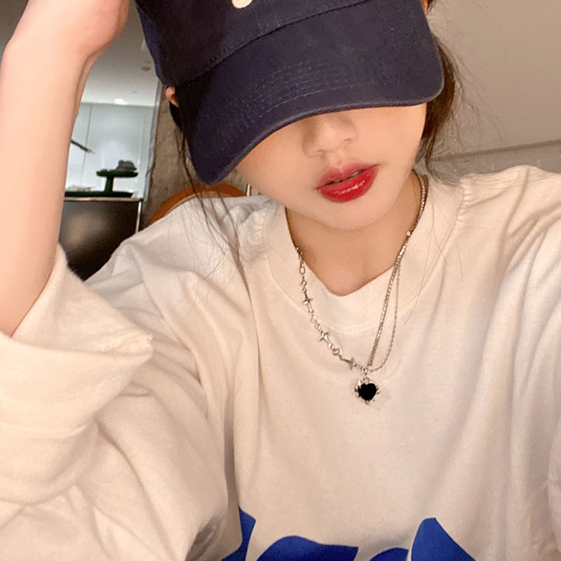 Sweet and Cool Heart Double-Layer Titanium Steel Necklace for Women, Light Luxury Niche Sweater Sweatshirt Chain Design, High-End Clavicle Chain Wholesale