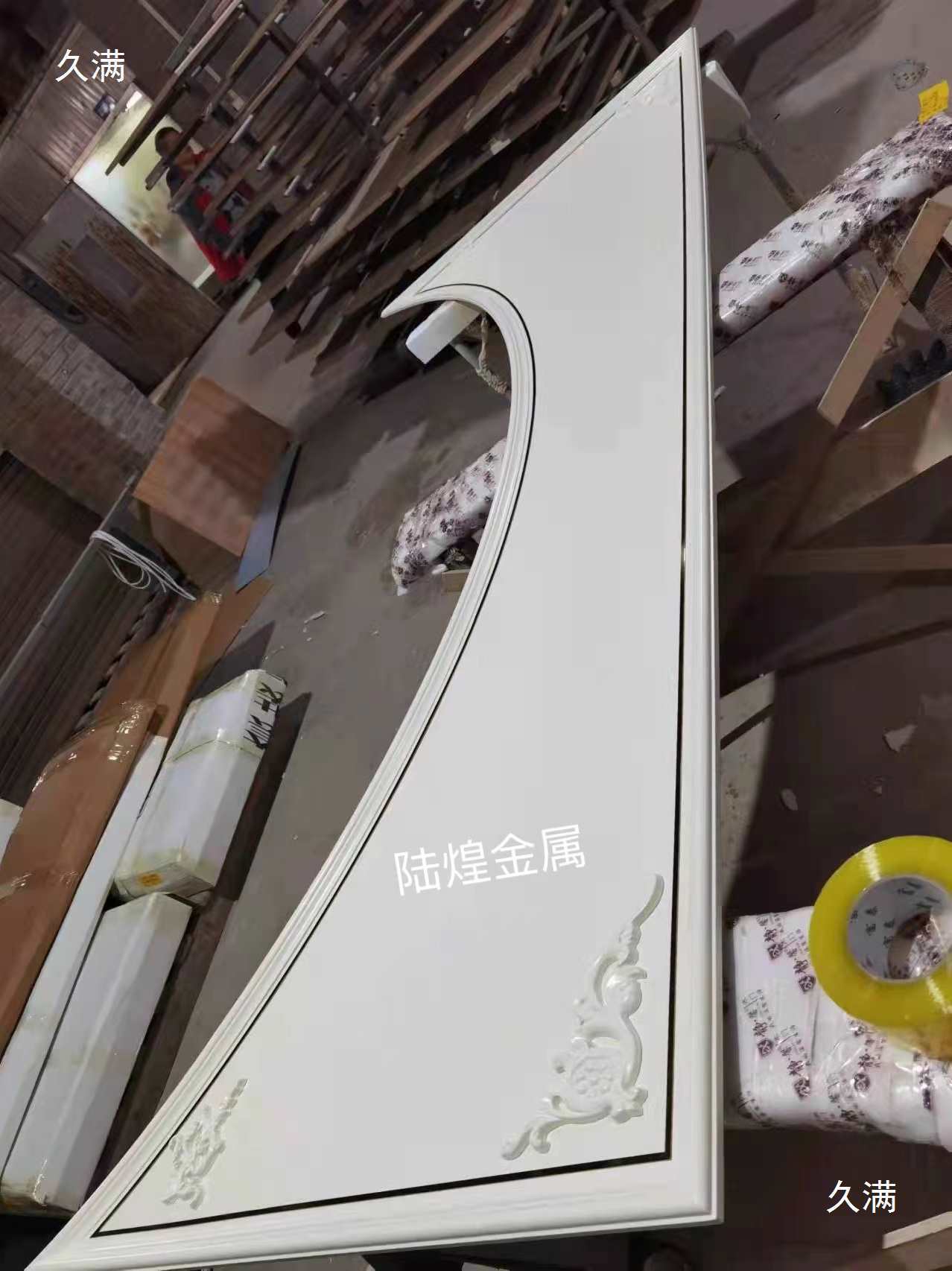 Stainless Steel Ceiling T-Shaped Strip Metal Integrated Frame Seamless Welded Wooden Cabinet Wooden Door Decorative Strip Corner Flower Line