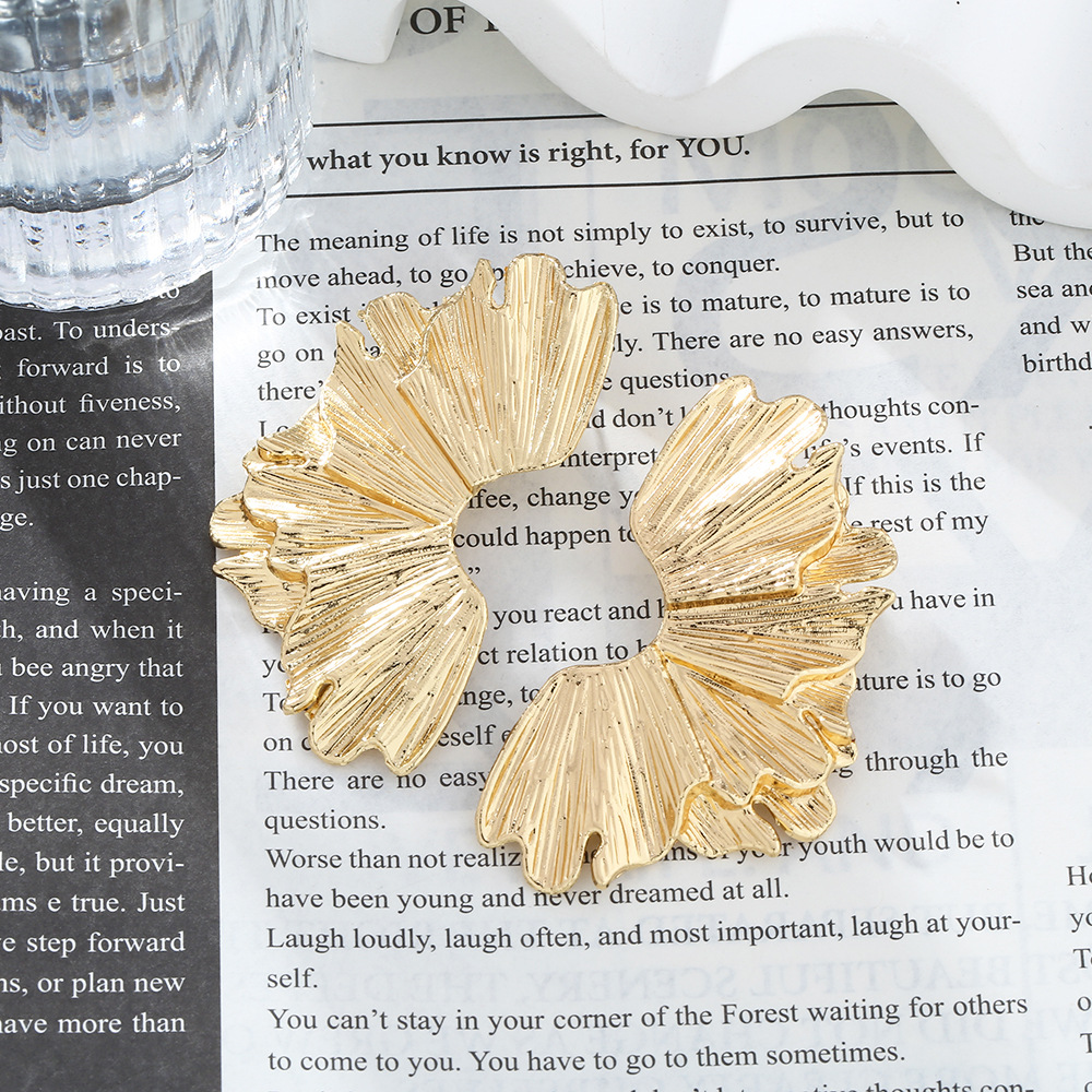 European and American Heavy Industry Alloy Texture Design Symmetrical Flowers Ladies Temperament Luxury Personality Cross-border Easiest for Match Earrings