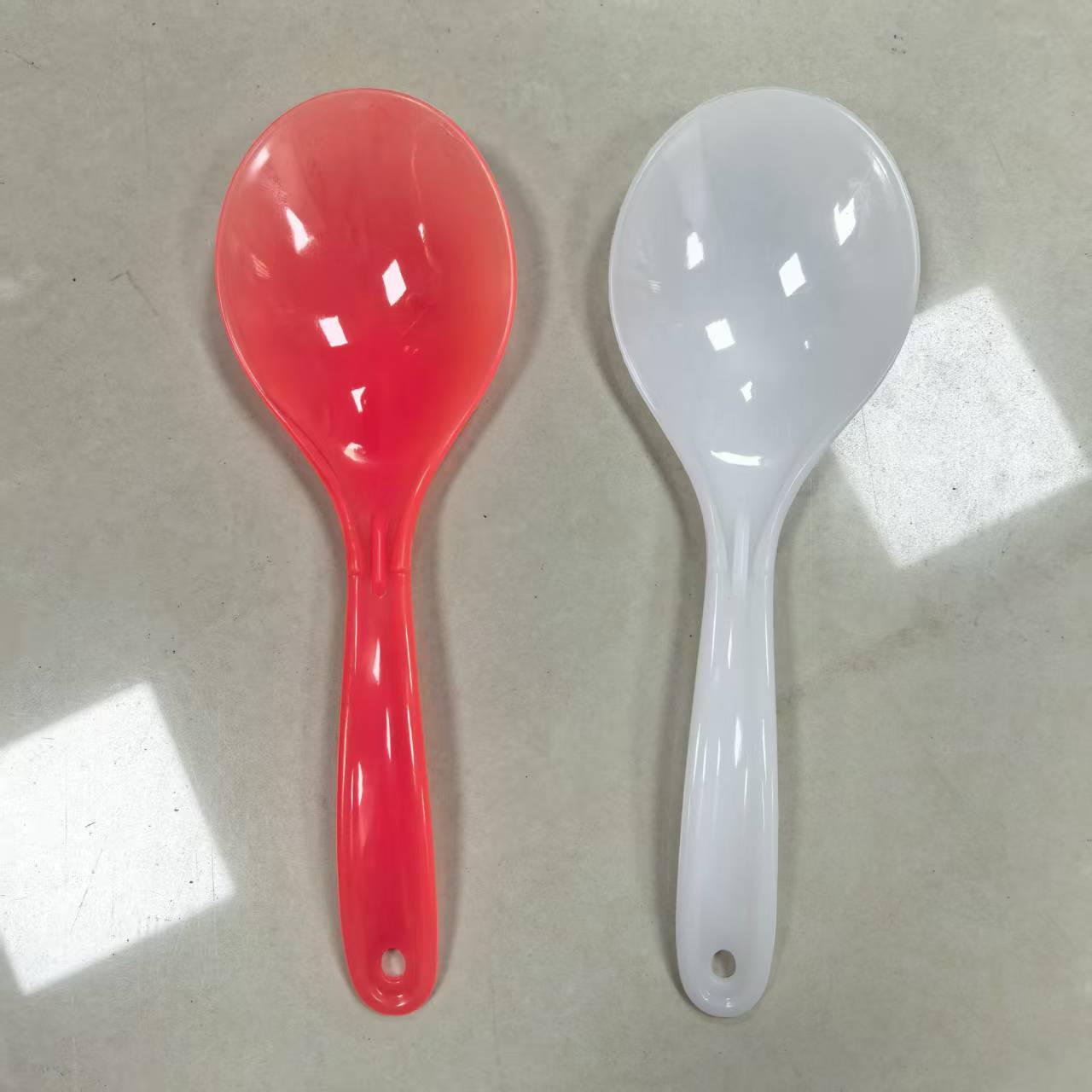 Red and White Plastic Rice Spoon for Kitchen Household Non-Stick Rice Making Wine Serving Glue 1 Yuan Store Goods Specially Provided for Serving Rice