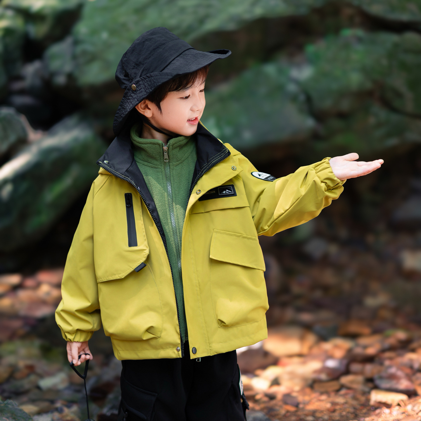 Children's Jacket Three-In-One Windproof and Waterproof Jacket Boys Autumn Clothing 2025 New Handsome Boys Outdoor Clothes