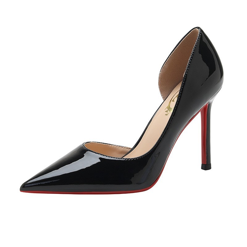 Side Hollow High Heels for Women 2025 Internet Celebrity Hot Style Versatile Sexy Elegant Black Red Bottom Pointed Toe Shallow Mouth Patent Leather Su Yi