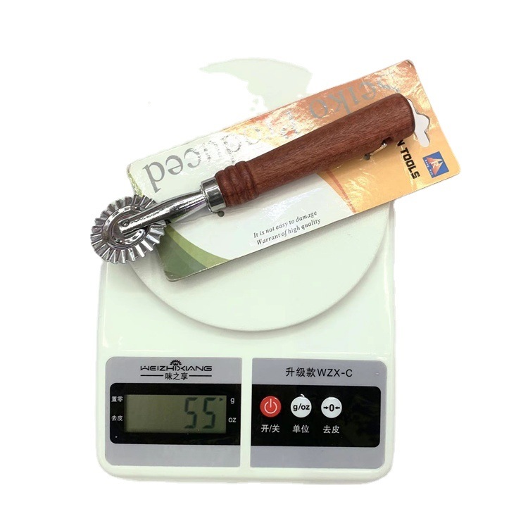 Creative Roller Knife with Wooden Handle, New Stainless Steel Small Pizza Knife, Cake Kitchen Bread Baking Pizza Roller Knife