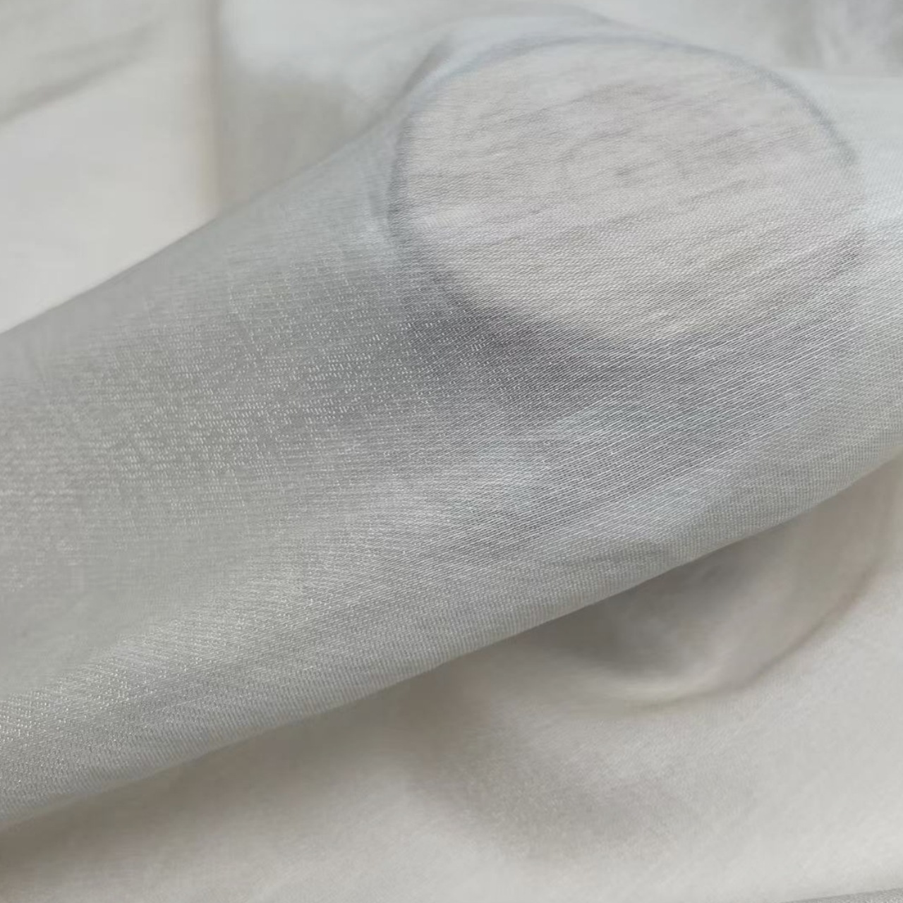 Bright Silk Acetate Tencel Is Smooth, Comfortable and Soft 65Gsm, Suitable for Private Shirts and Dresses