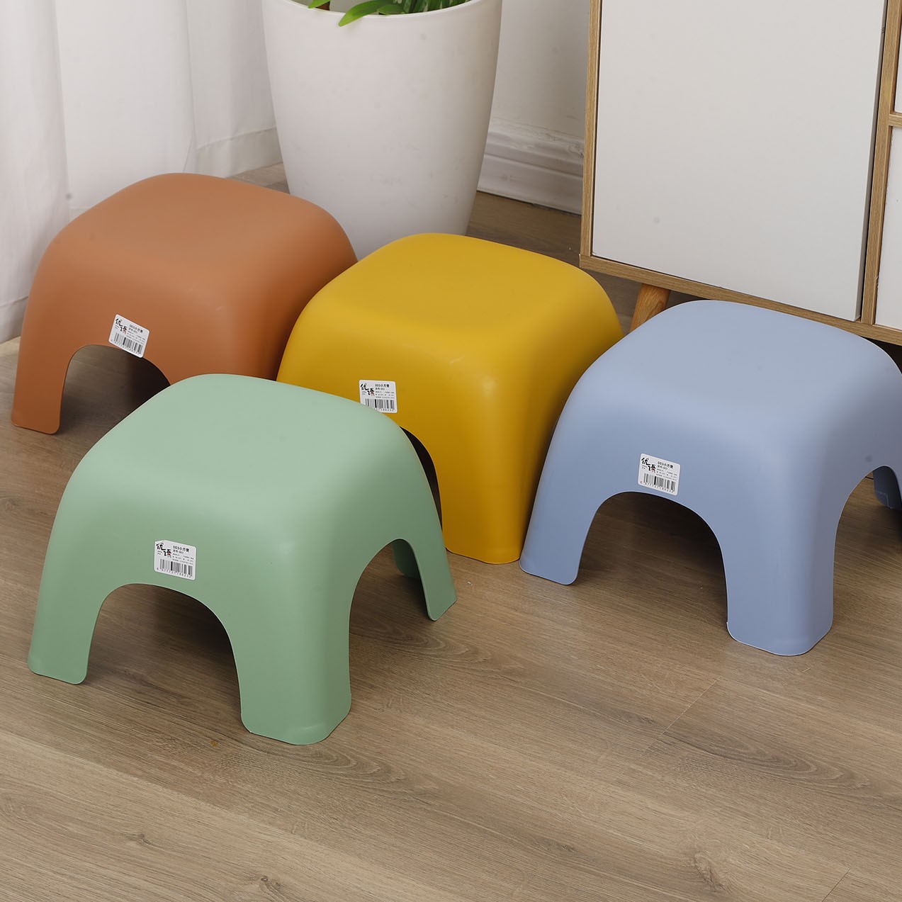 Оптовый утолщенный пластиковый табурет, стильный маленький табурет для гостиной и спальни, табурет для смены обуви, детский табурет