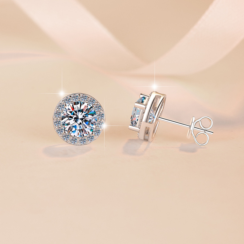 Round Stud Earrings Classic Tk European and American Hot-Selling S925 Sterling Silver Four-Prong Earrings Moissanite Earrings Wholesale Cross-Border