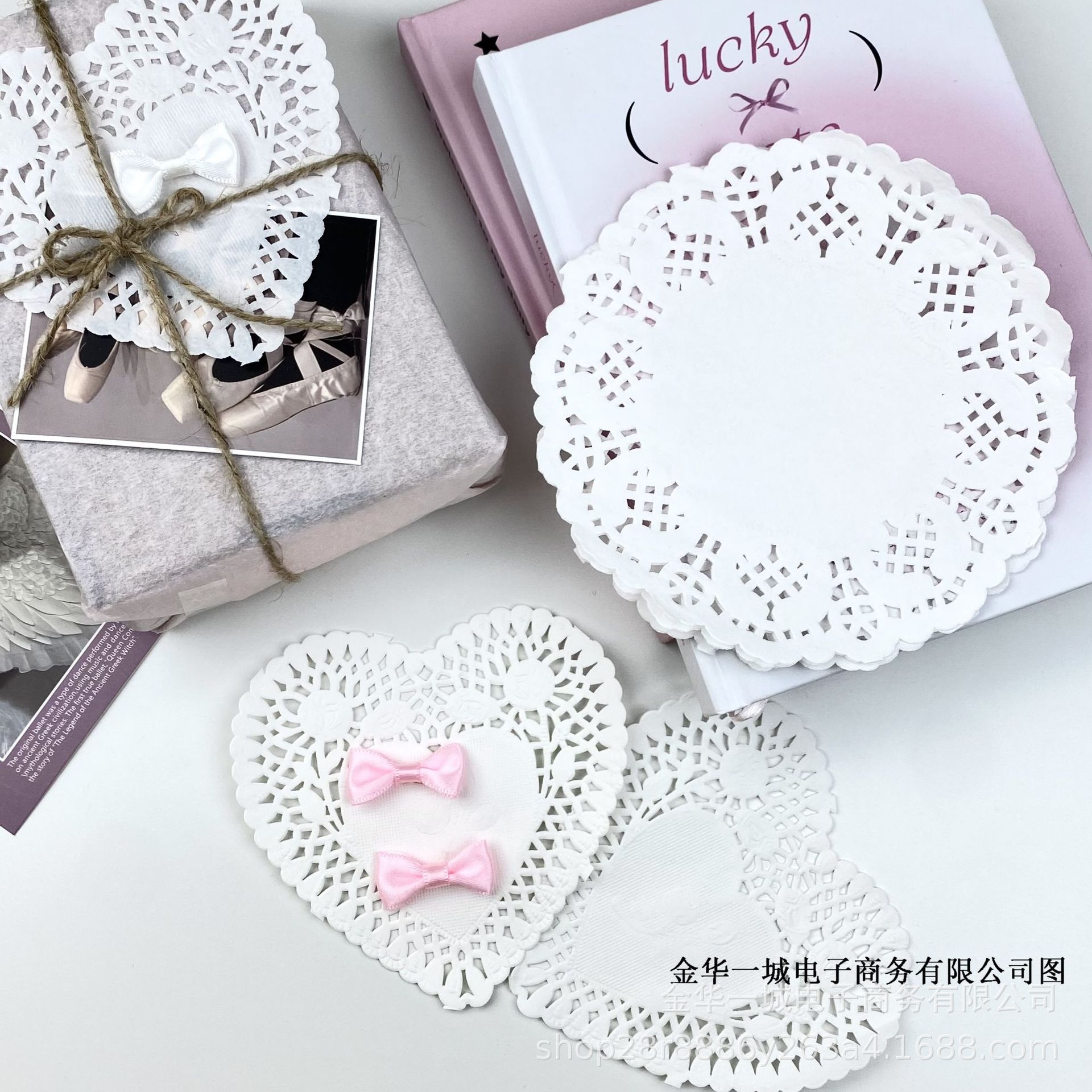 100 Pieces of Heart Cut Out Flower Base Paper White Round Material Paper Packaging Decorative Collage Hand Account Wrapping Paper Round