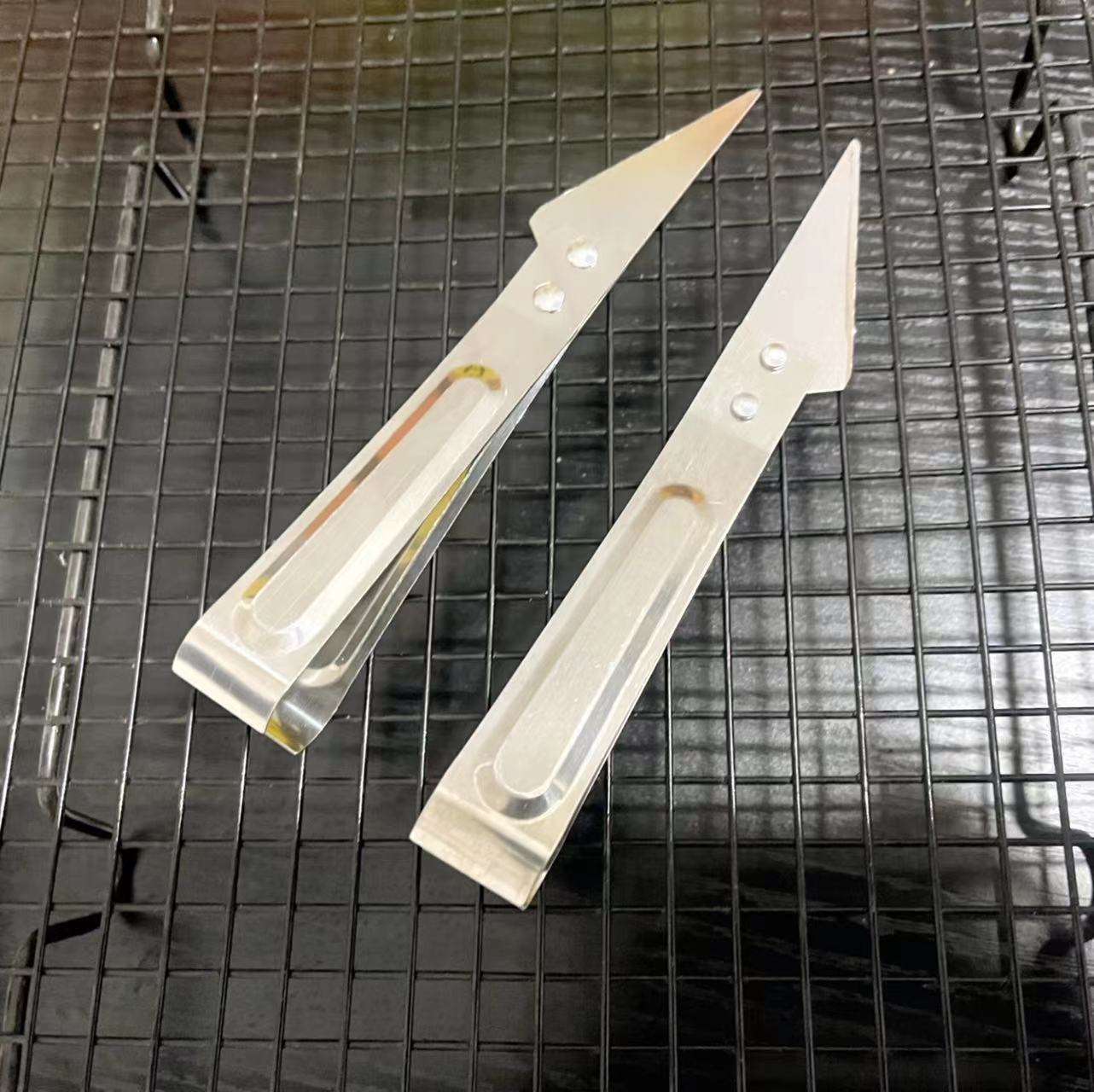 Supply stainless steel garlic pickle fish bone clip pig hair clip, goose feather clip duck feather clip beard clip chicken feather clamp