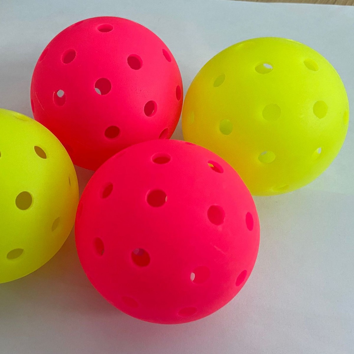 Профессиональный мяч для пинг-понга 40 отверстий, сертифицированный Uspa, 26G74Mm, прочный, PE, матовая ротационная формовка