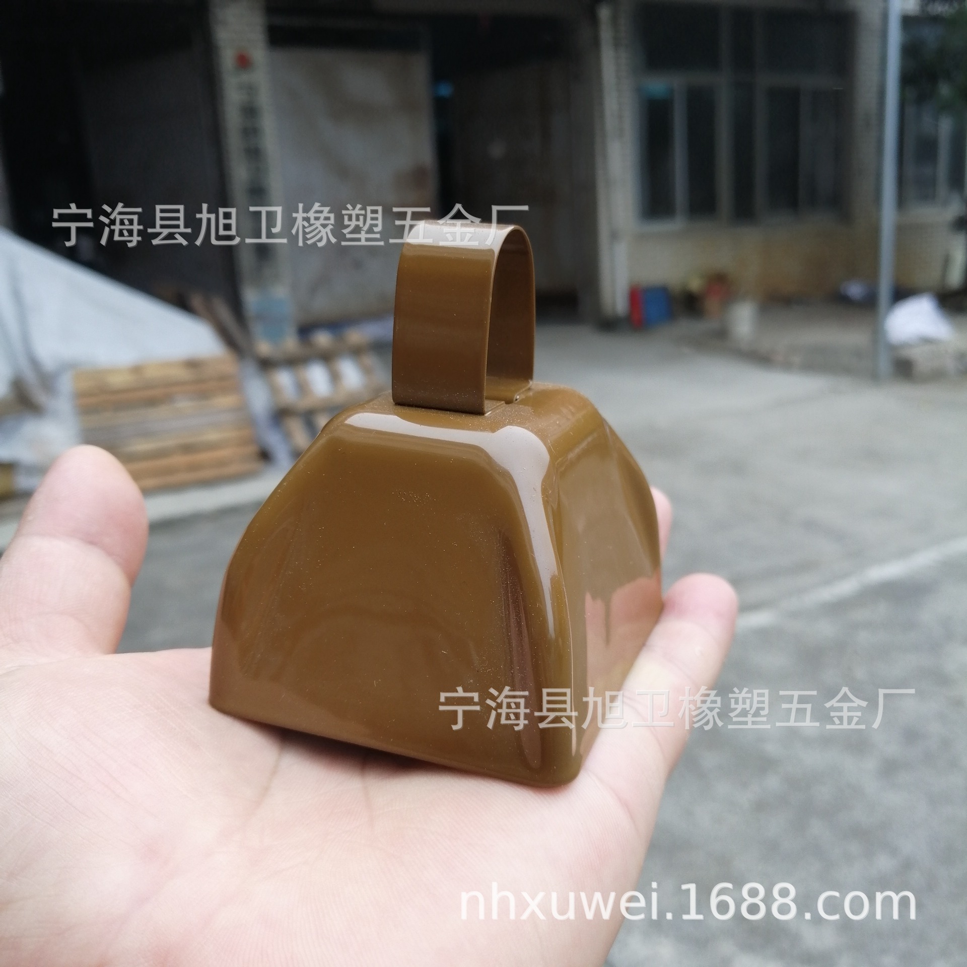 3inch Trapezoidal Metal Bell Square Cow Bell Outdoor Hand Bell Decorative Pendant