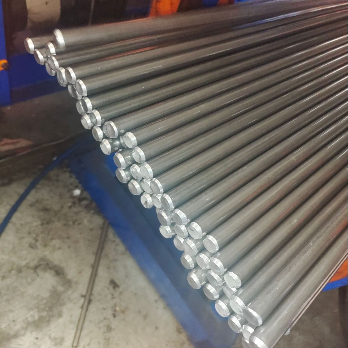 42Crmo Cold-Drawn Round Steel, Straightened and Tempered, for Machine Shafts, Mechanical Hydraulic Rods, and Piston Rods