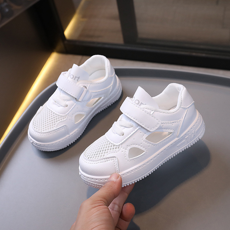 Летние сандалии 2025 года, белая обувь для детей, ультралегкие спортивные кроссовки для мальчиков в колледж, обувь на липучках для девочек