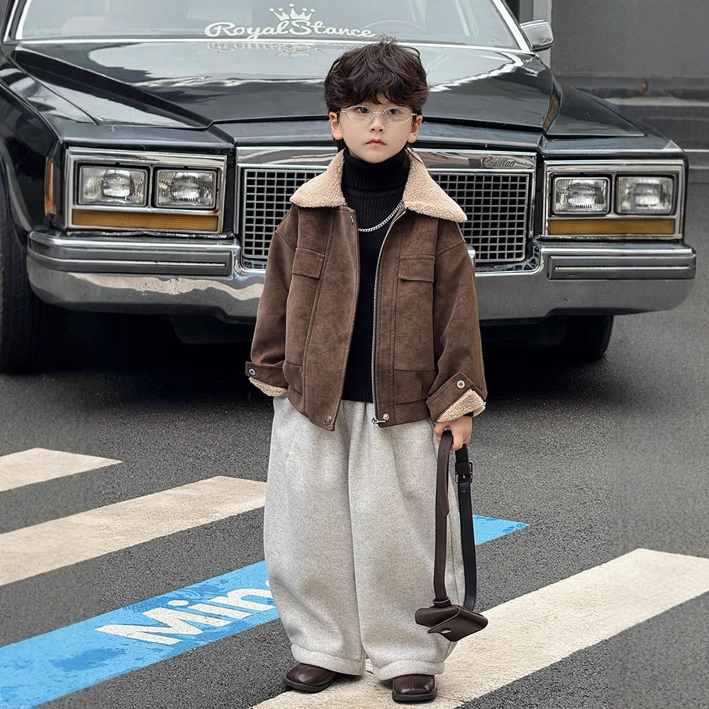 Куртка для мальчиков с меховым воротником 2025 осень-зима новый стиль флисовая подкладка утолщенная детская кожаная куртка стильная модная оптовая продажа