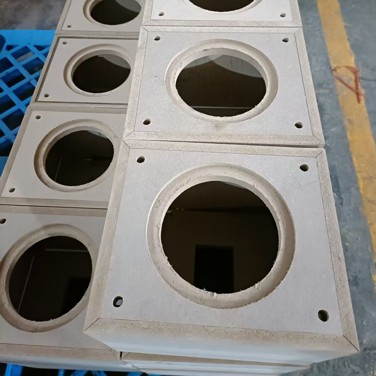 Customized Wooden Products, Wooden Boxes, Empty Boxes, Professional Paint Boxes, Leather Blanket Boxes, Active and Passive Computer Speakers, Heat Press