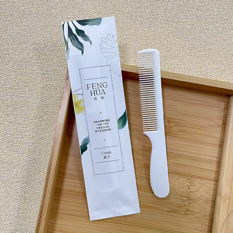 Disposable Toothbrush and Toothpaste Hotel Disposable Comb Razor B&B Hotel Bathhouse Toiletry Set