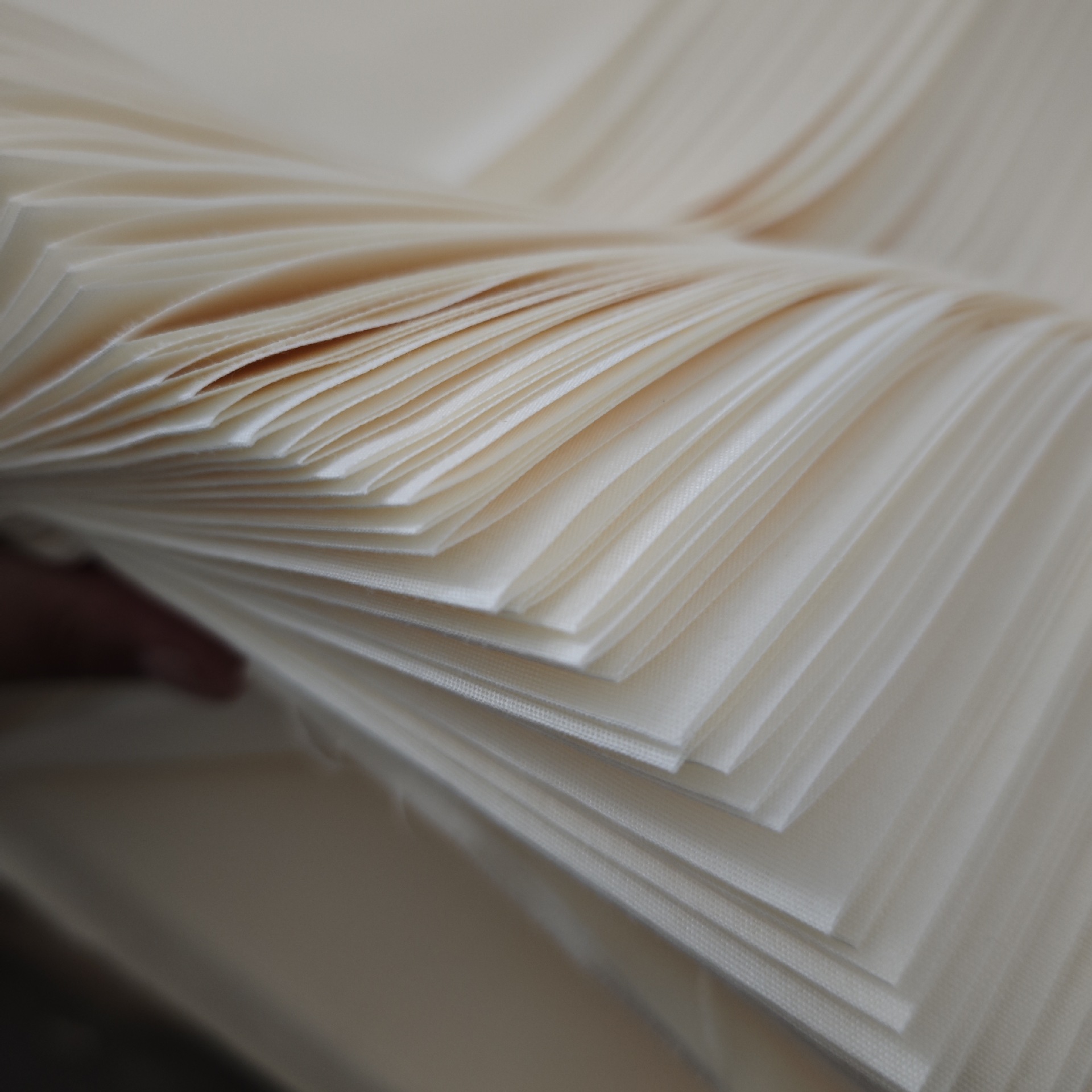 Manufacturer Wholesale Funeral White Cloth 0.88m Wide Spot White Cloth Gray Cloth Filial Cloth Polyester Silk White Cloth Graffiti Batik Cloth