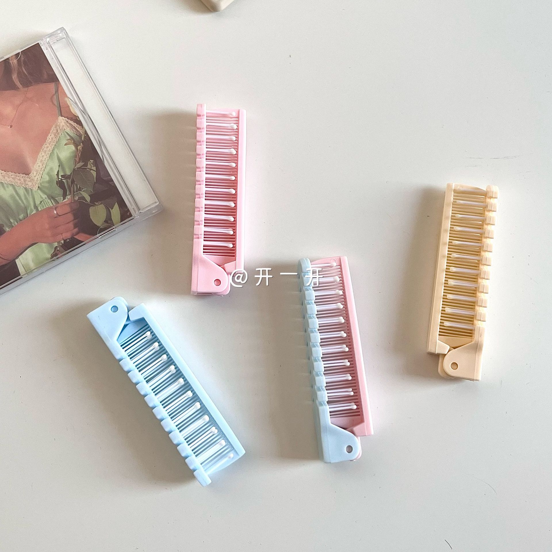 Portable Folding Comb for Outings, Student Dormitory Hotel Supplies, Travel Portable Small Comb, Anti-Static Dual-Purpose Hair Smoothing Comb