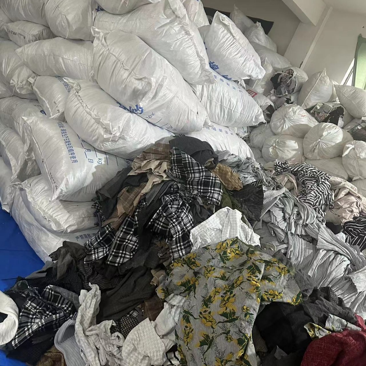 Miscellaneous Mixed Color Asymmetrical Large Cutting Industrial Machine Wiping Cloth Industrial Rag Absorbs Oil and Does Not Shed Lint Pure Cotton