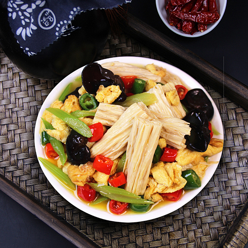 Premium Dried Wood Ear Mushrooms from Northeast China, Selected Small Bowls of Thick Rootless Wood Ear Mushrooms for Farmers' Markets and Traveling Merchants