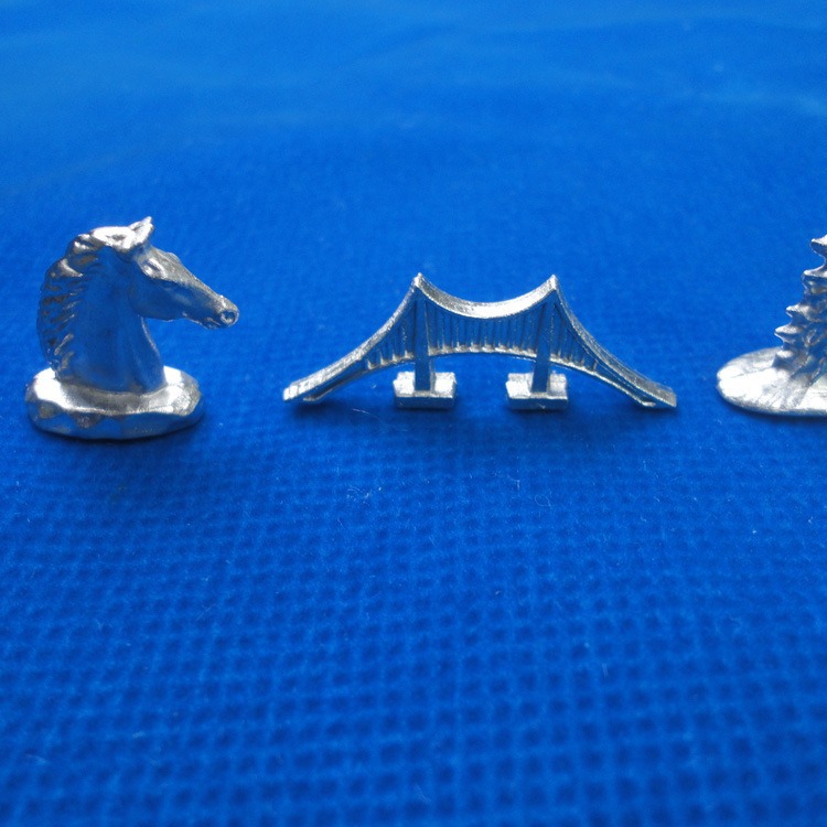 Spot supply zinc alloy game pieces plastic pieces processing table game metal pieces accessories fixed processing