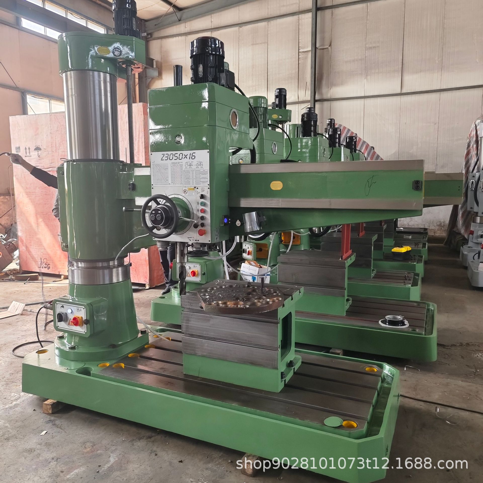 Z3050X16 Radial Arm Drill with Automatic Feed and Hydraulic Locking for Industrial-Grade Drilling, Vertical Z3050X16 Radial Arm Drill Machine