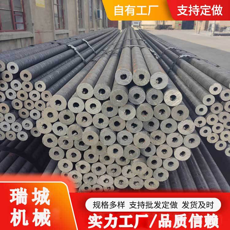 Прямые поставки от производителя, бесшовные стальные трубы 45# и 42Crmnmo с полными спецификациями, могут быть обрезаны и изготовлены по индивидуальным размерам