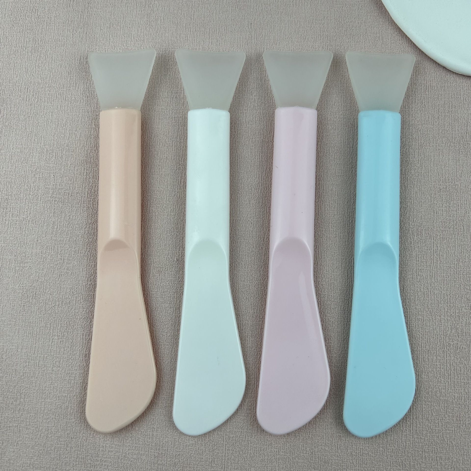 Mask brush silicone mask brush mud film brush applicator makeup brush mask brush in Stock White Rod powder Rod soft brush