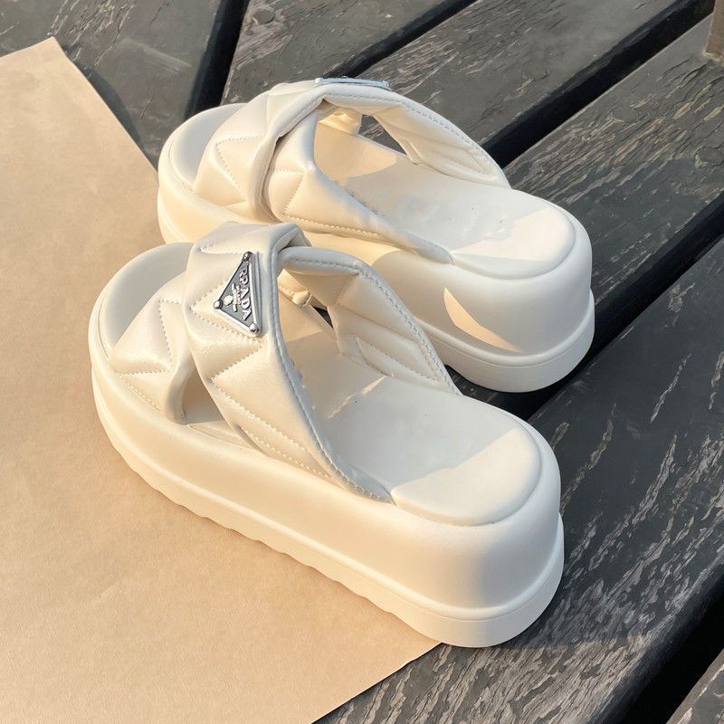 Thick-Soled Platform Slippers for Women's Summer Outer Wear 2025 New Cross Fairy Style Internet Celebrity Fashion Sandals