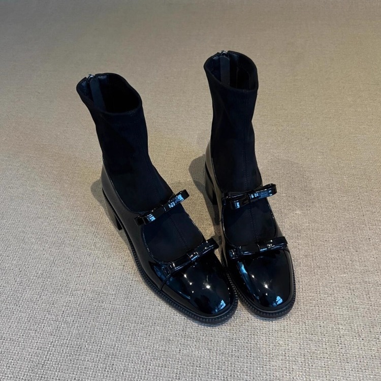 Маленькие эластичные ботинки с бантом, 2025 универсальный нишевый стиль, короткие ботинки с задней молнией и толстым каблуком