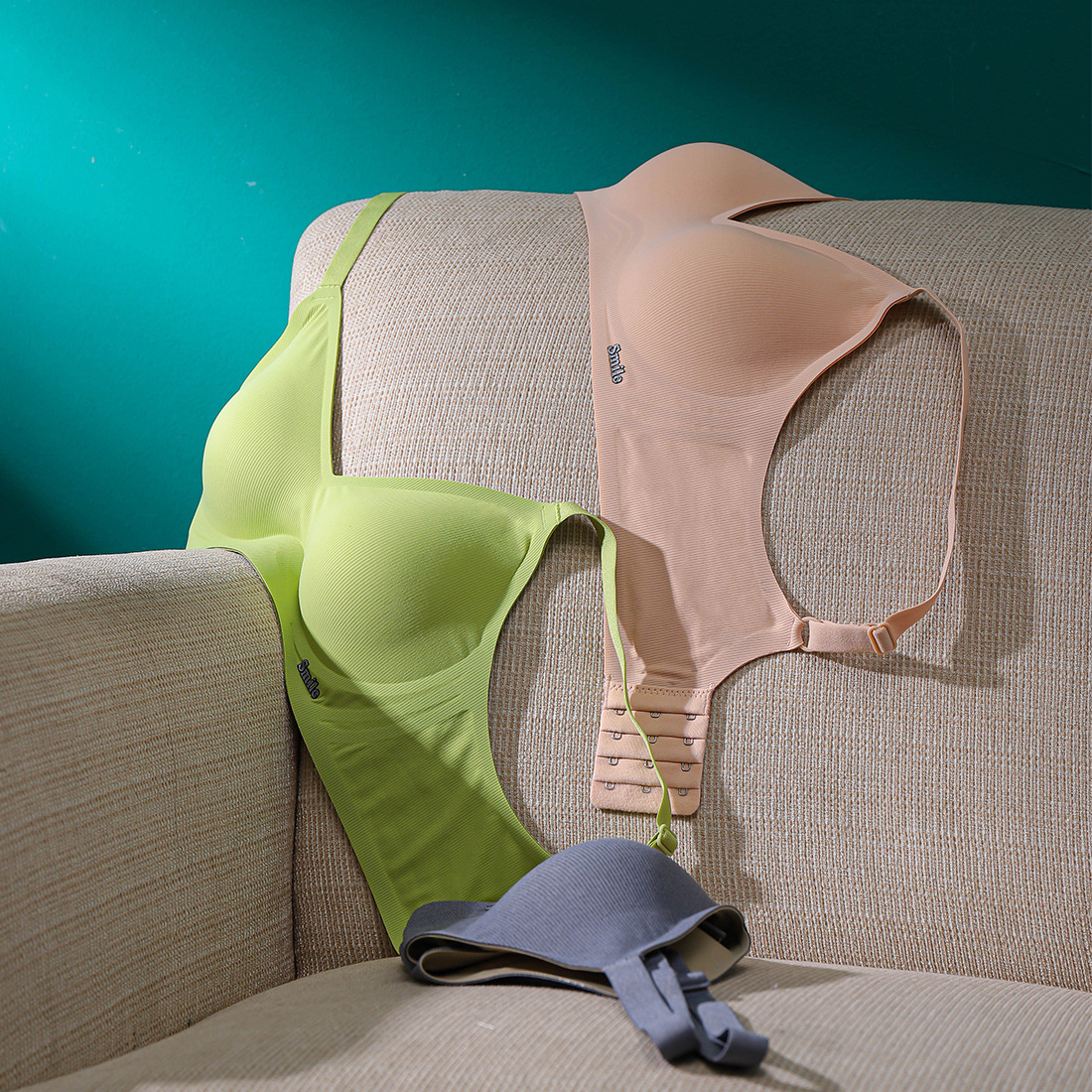 B78 Seamless Naked Underwear Women's Jelly Soft Support Auxilary Breast Adjustable Ultra-soft Thin Bra without Steel Ring