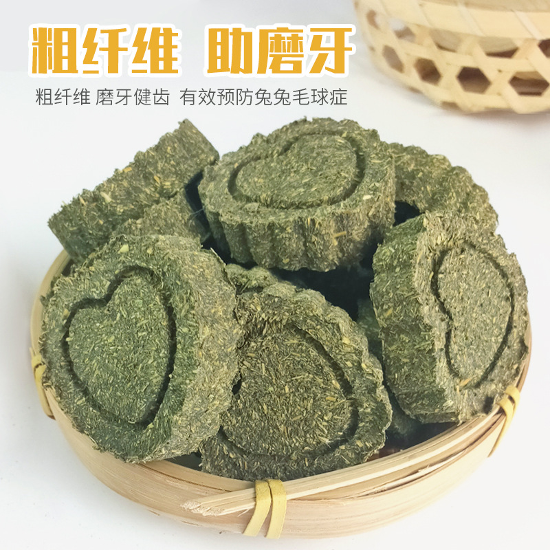 Wholesale Timothy Grass Cake Rabbit Alfalfa Grass Molar Cake Grass Ball Totoro Guinea Pig Molar Brick Snacks