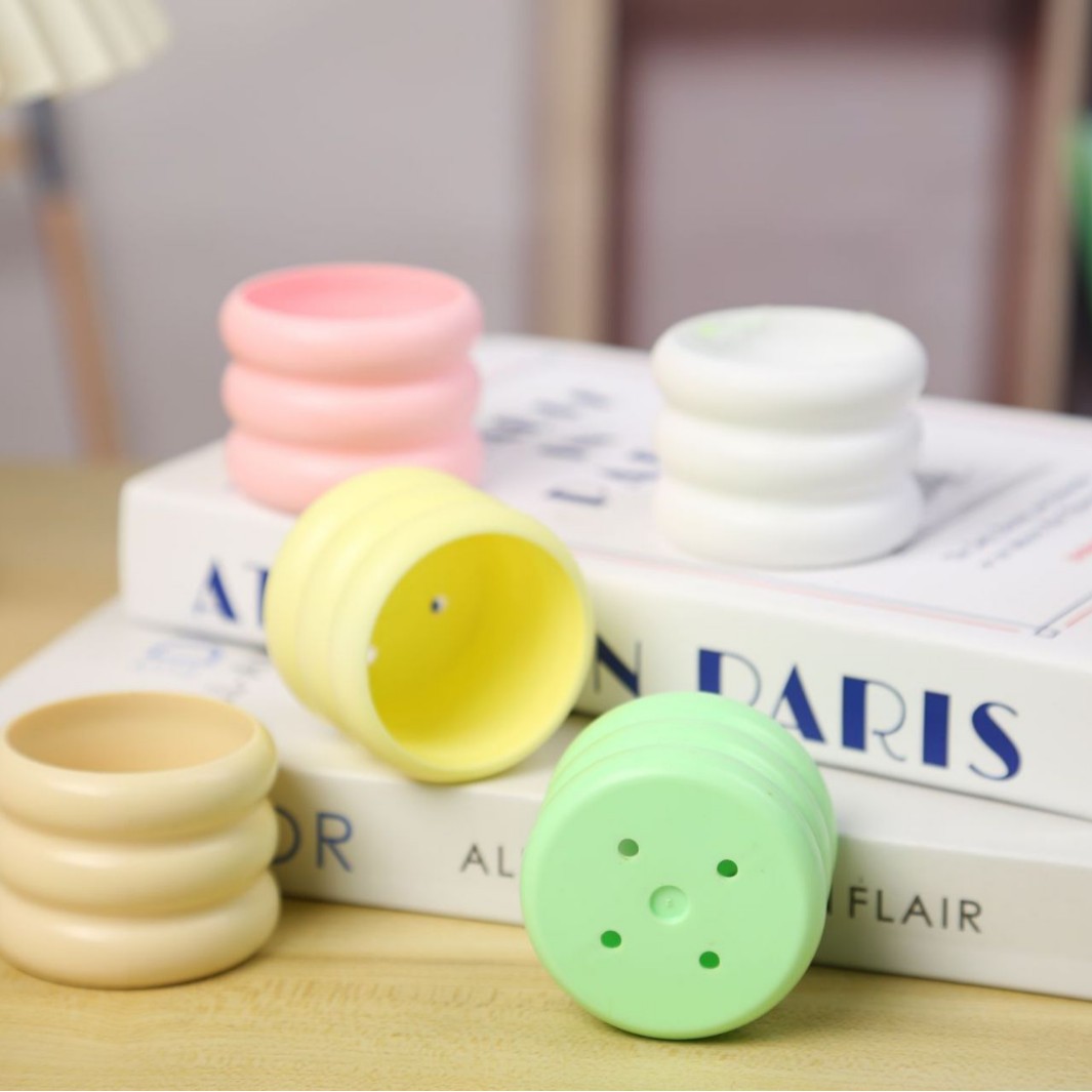 Factory Wholesale Donut-Shaped Plastic Flower Pots Mini Bonsai Succulent Planting DIY Desktop Ornaments Simulated Lawn