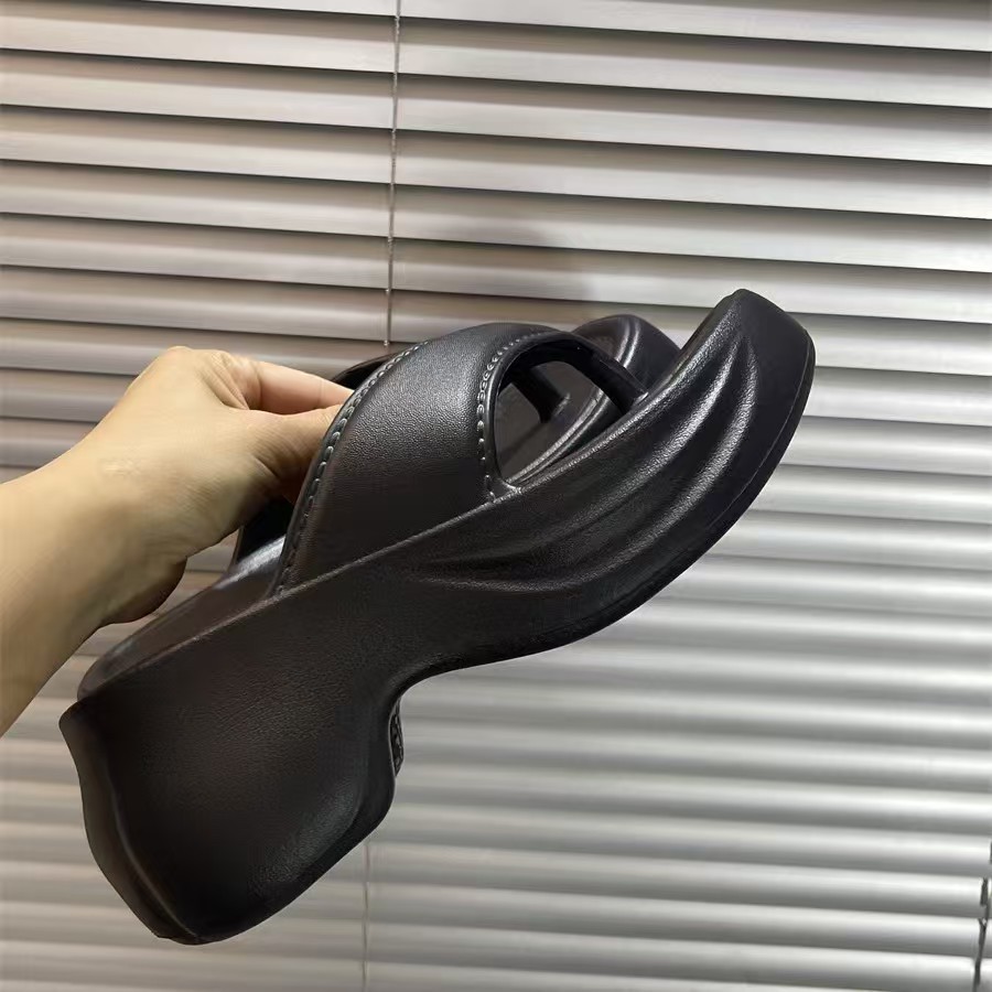 2025 New Simple Style Flip-Flops for Women's Summer Outer Wear Flip-Flops for Beach Vacation Lazy Slippers