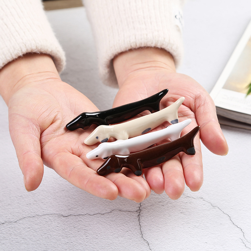 Japanese-style cute cartoon sausage dog ceramic chopsticks holder chopsticks holder hotel tableware home dining table decoration personalized Pen Holder