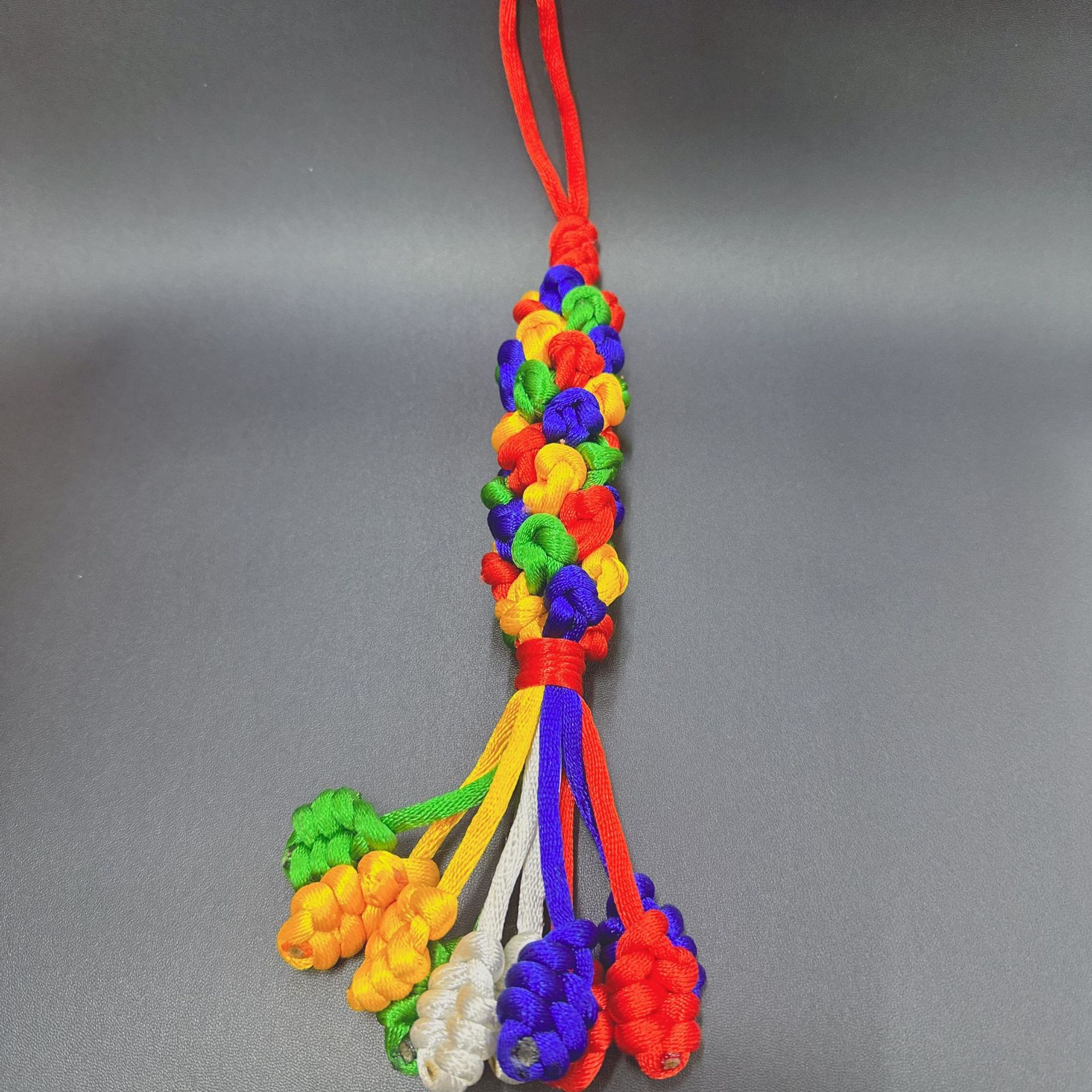 Xizang-style diamond knot pendant hand-woven five-color thread red Chinese knot car home pendant