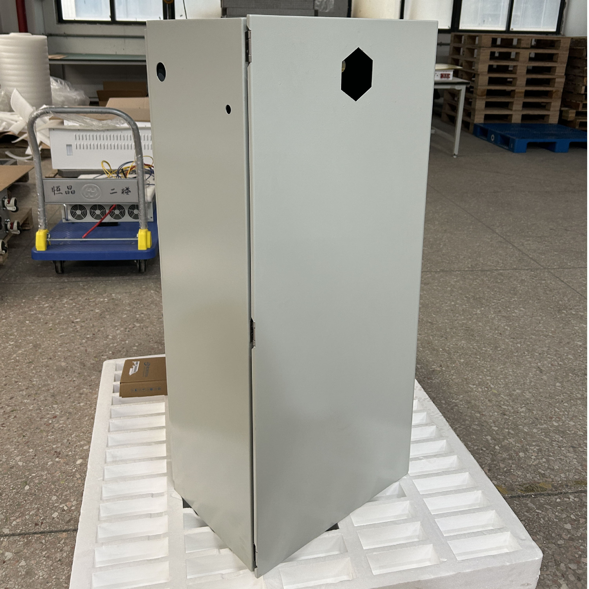 Поддержка настройки различных листов литиевых батарей, обработка листового металла и распыление листового металла