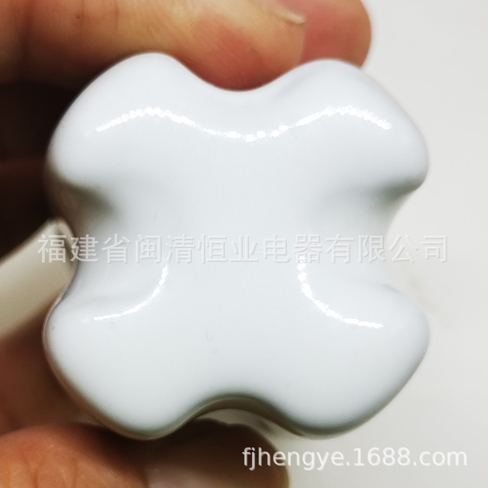 306^1. Manufacturer Has a Large Number of Supply of Myanmar 901 High-Pressure Pull-String All-Ceramic Insulator