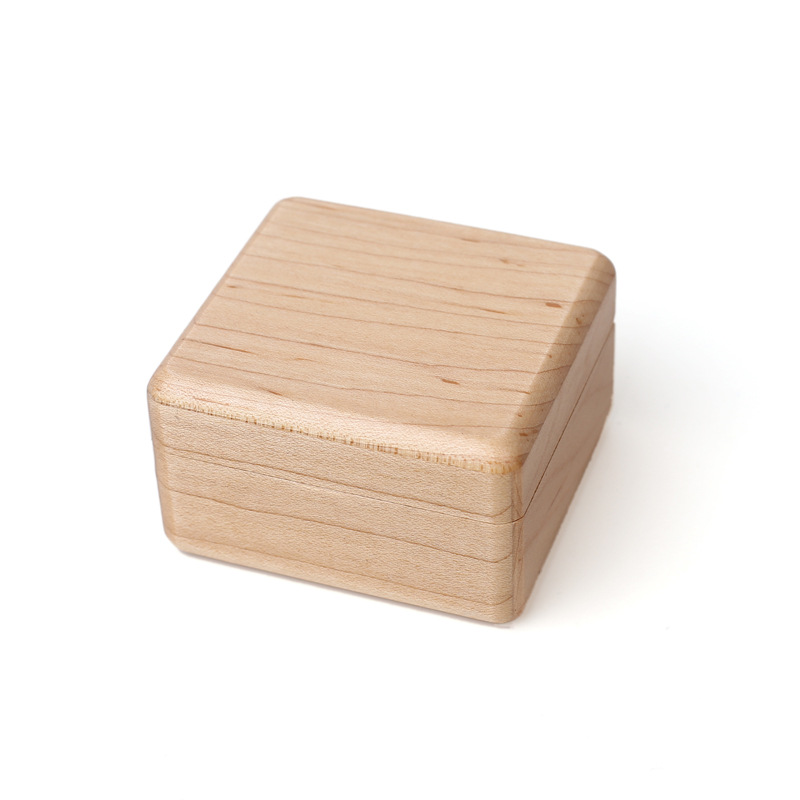 Boys and Girls Valentine's Day Birthday Gift for Girlfriend Walnut Maple Solid Wood Music Box Wooden Crafts Music Box