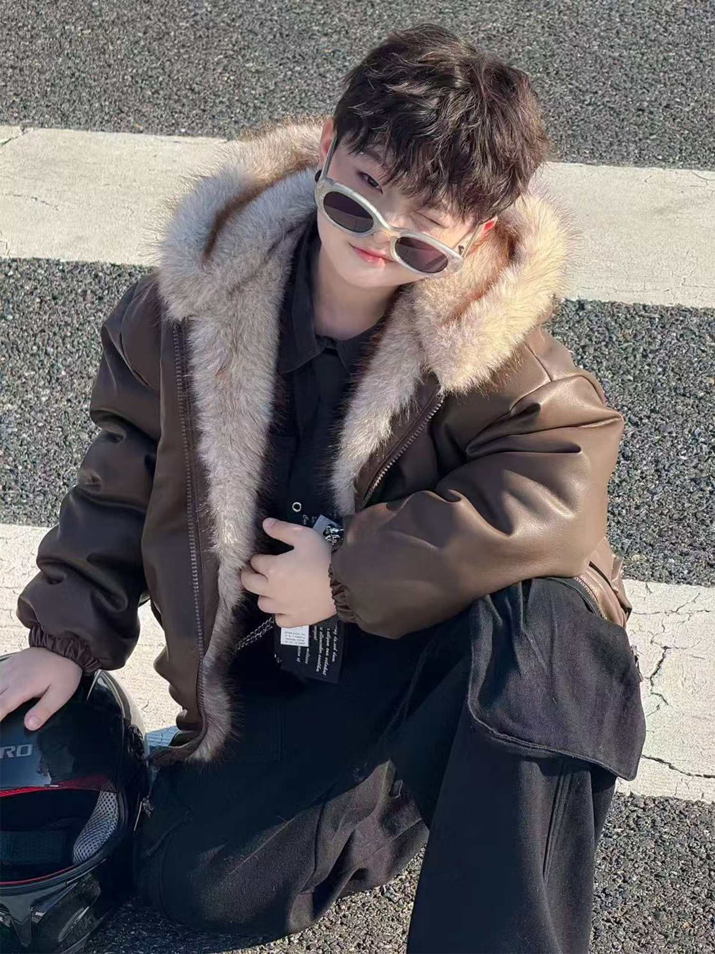 Boys' Fleece-Lined Thickened Leather Jacket 2025 New Stylish Children's Winter Pu Leather Reversible Jacket for Little Gentlemen