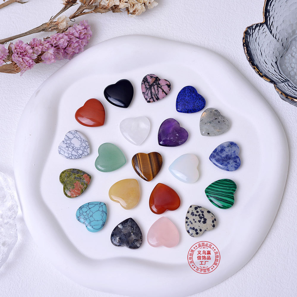 Cross-border heart love crystal 2CM heart heart-shaped natural stone wholesale birthday gift home decoration