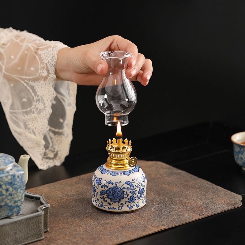 Old-fashioned ceramic butter lamp traditional teahouse home decoration wick antique Buddha lighting lamp atmosphere lamp decoration