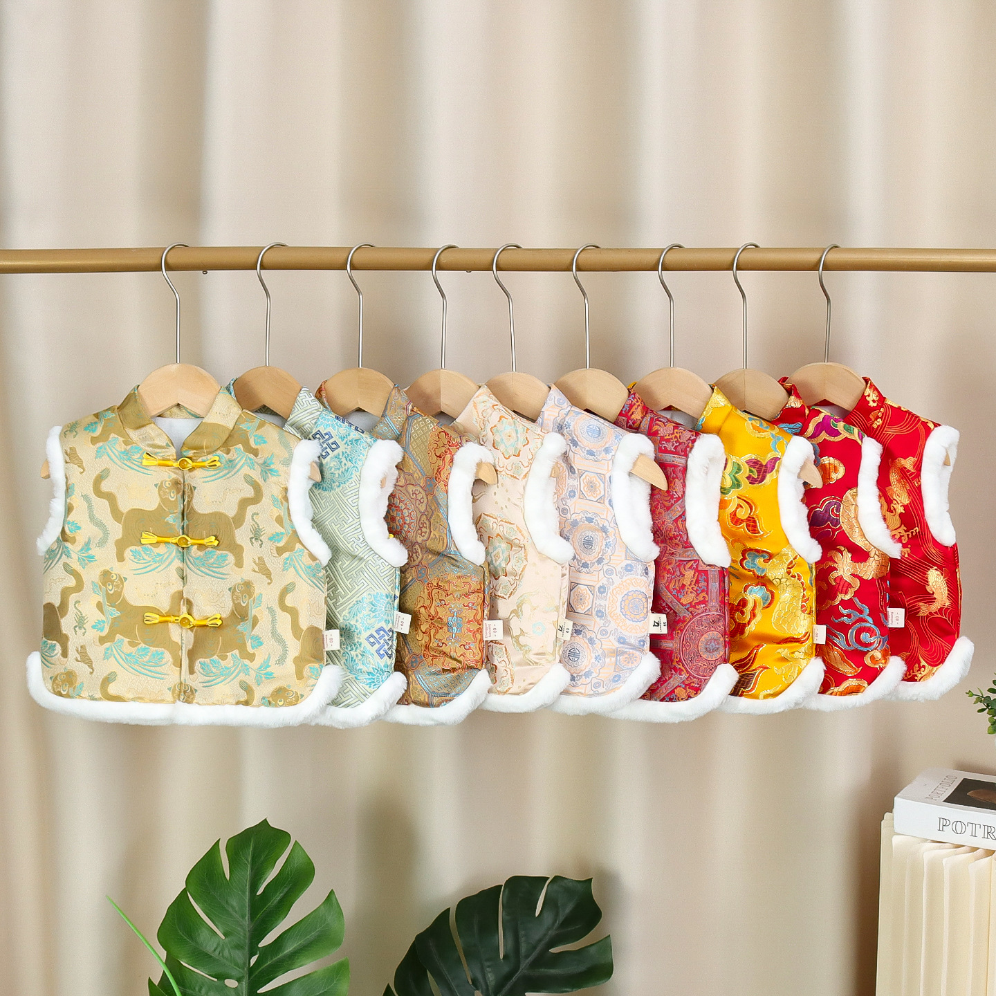 Детский жилет осень и зима 2025 новый новогодний наряд танг костюм новый китайский стиль верхняя одежда для детей одного года